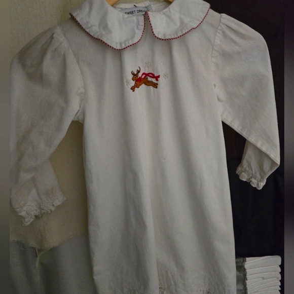 Sweet Dreams Classic Reindeer Embroidered Cotton Sleep Dress for Girls size 5 - Picture 2 of 5